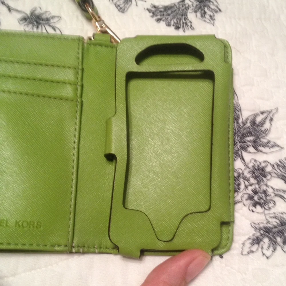 Authentic Leather Michael Kors iPhone 4/4s wallet